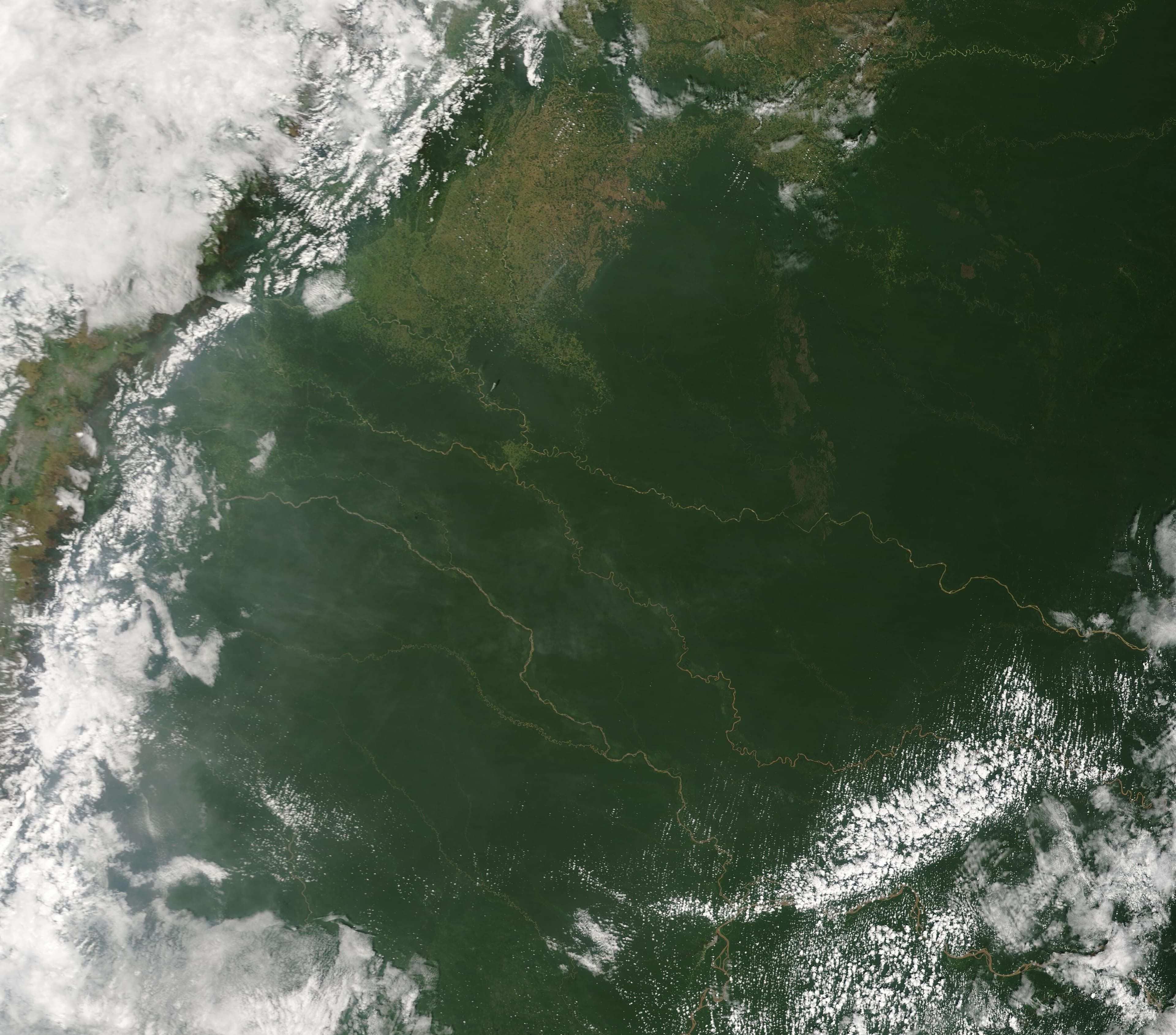 El decreto que va a regular el mercado de carbono en Colombia: qué evidencia geoespacial va a exigir a los proyectos REDD+